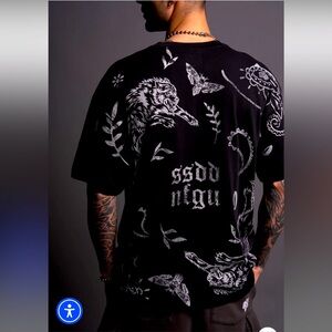 ⭕️Sold Out⭕️ Darc Sport Two Wolves Collection Tee sz large left